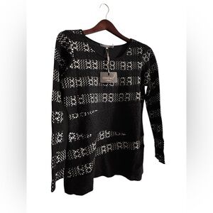 ⚡️NWT Essentials by Milano Black Lace Knit Long Sleeve Top
